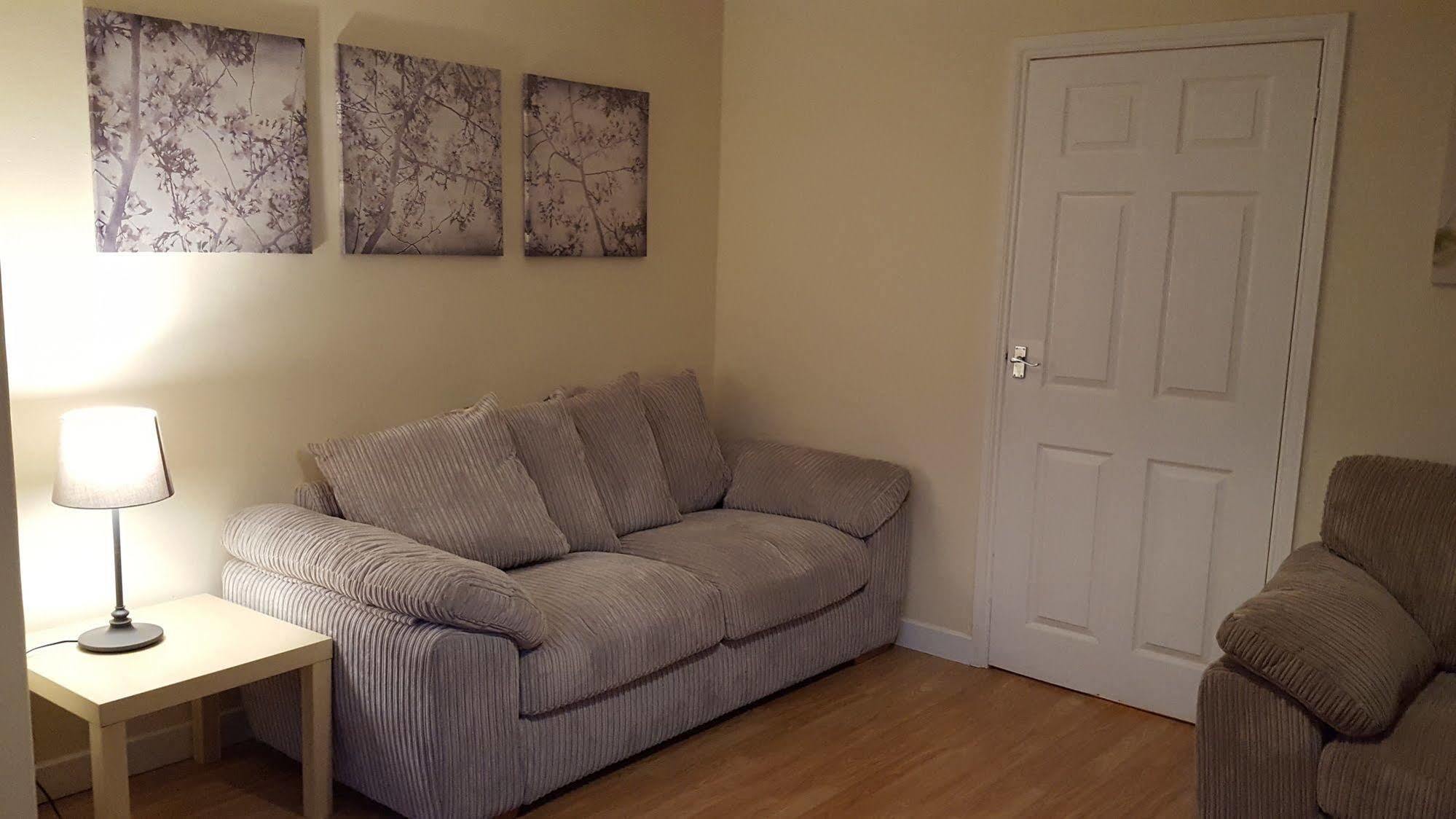 Workforce Property Kirk of Shotts Esterno foto