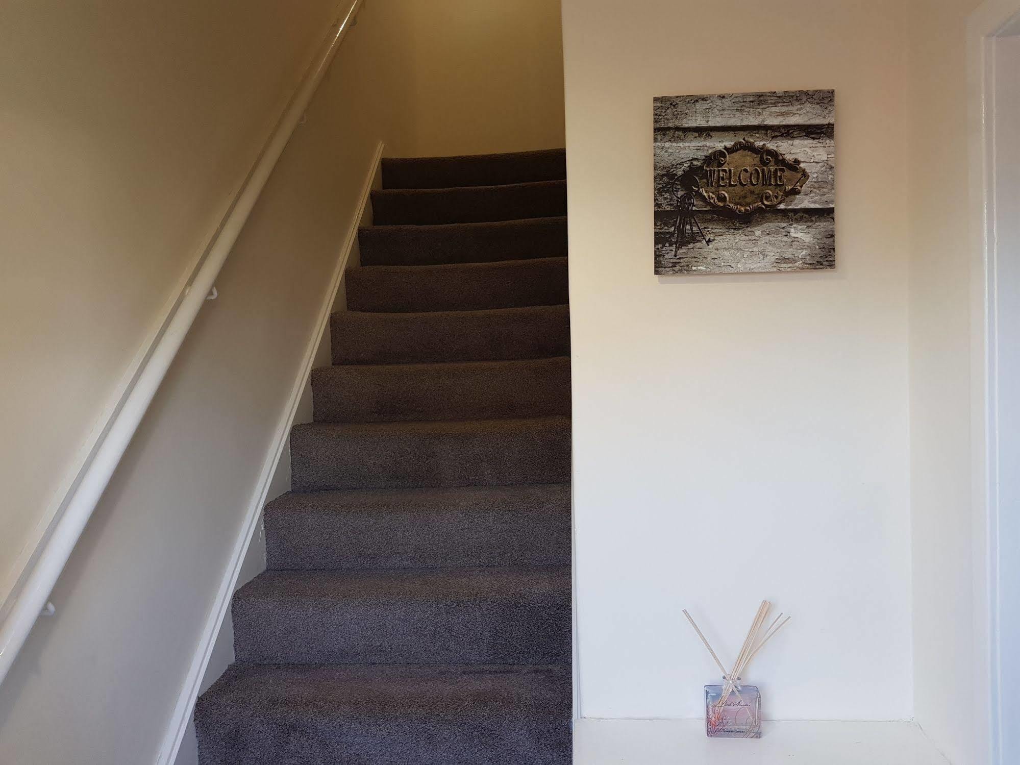 Workforce Property Kirk of Shotts Esterno foto